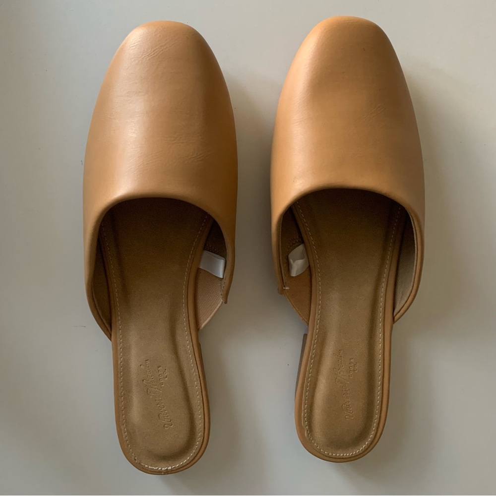 Universal Thread Flats - image 1